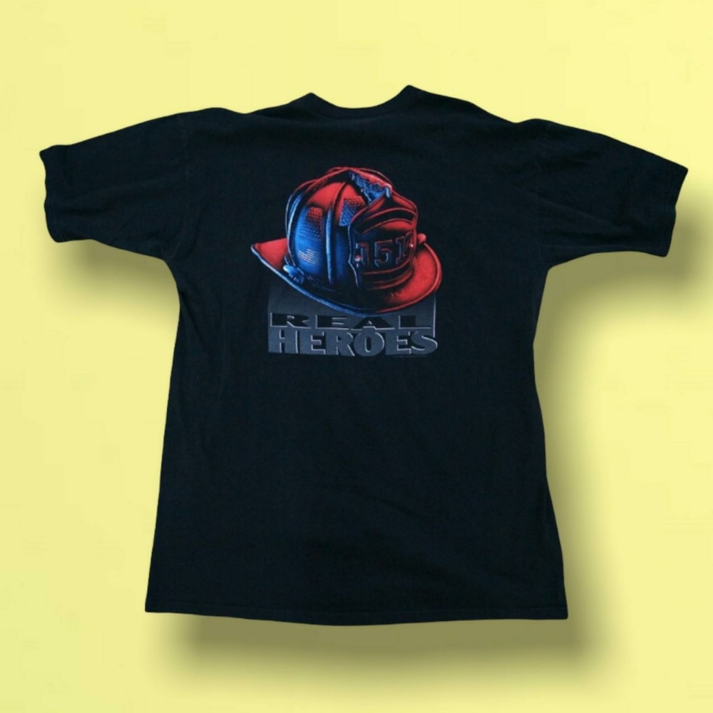 Vintage '02 y2k IAFF Fallen Firefighter Memorial Real Heroes T shirt